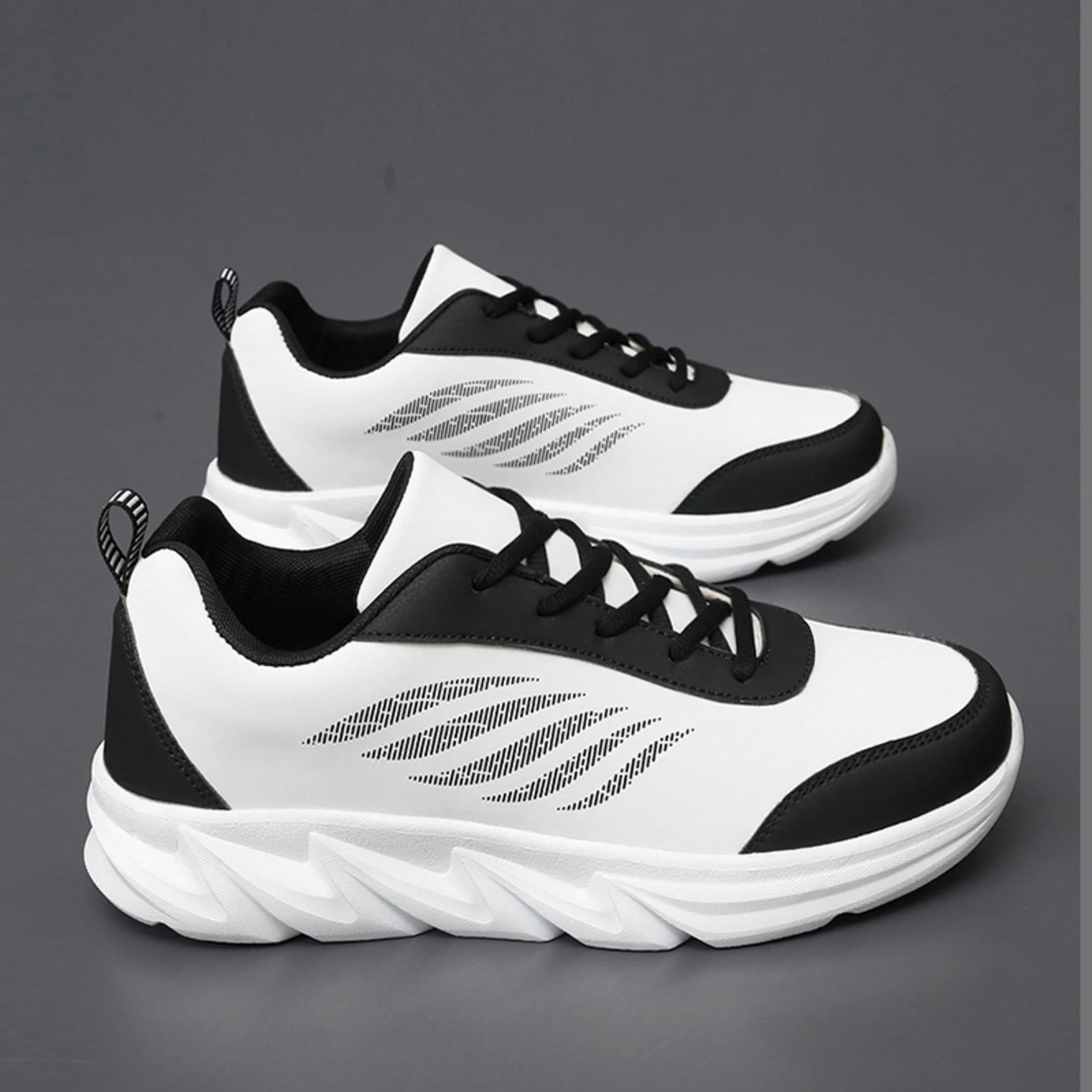 Nouvelle arrivée Chaussures de sport légères antidérapantes pour l'intérieur, chaussures de course pour homme pour un usage décontracté