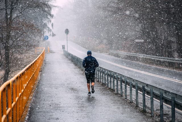 10 Essential Tips for Choosing the Right Sports Equipment